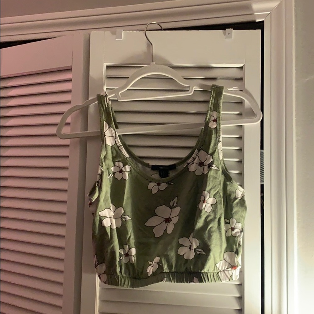 Forever 21 cropped floral tee